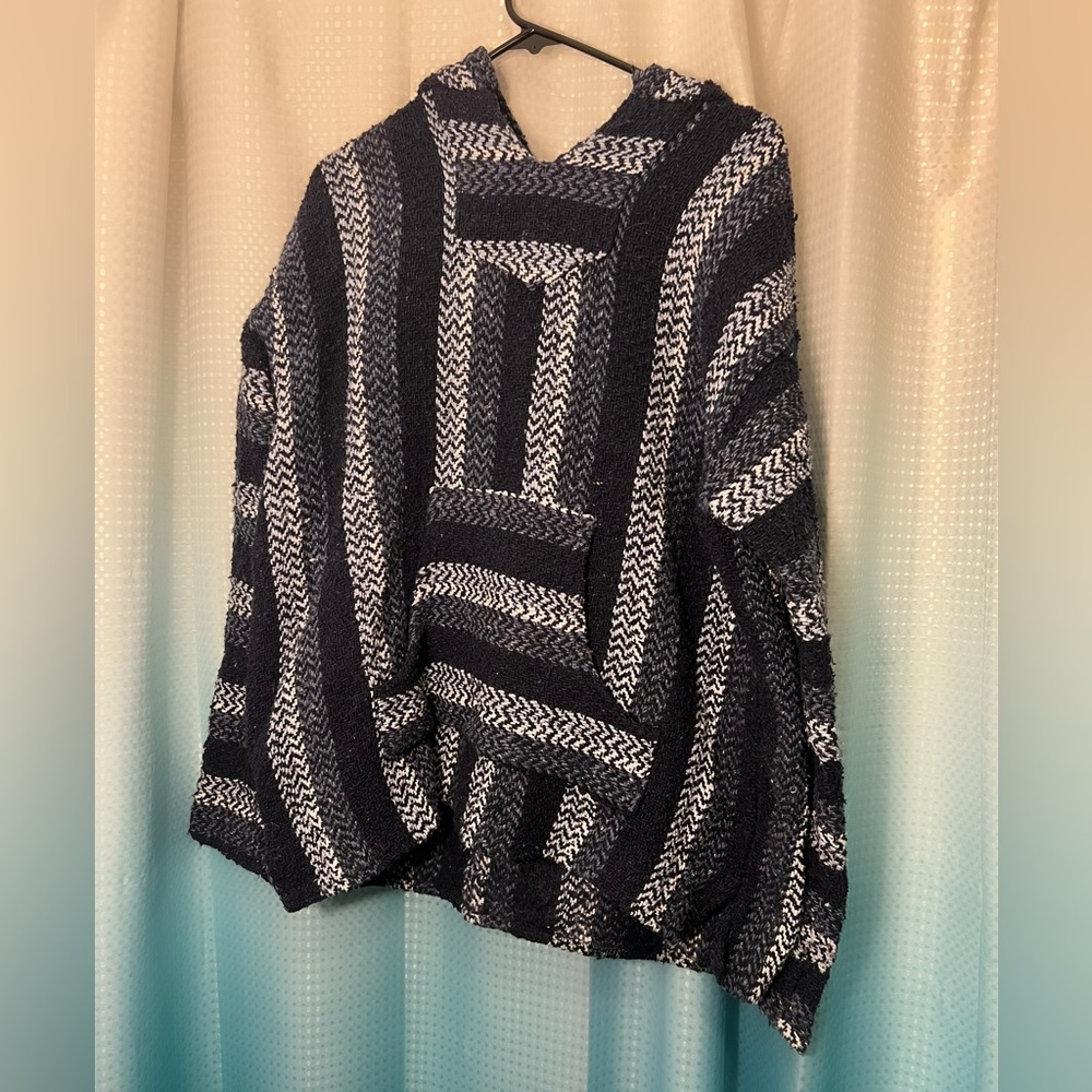 BAJABILLS Men’s navy Baja hoodie. Size L